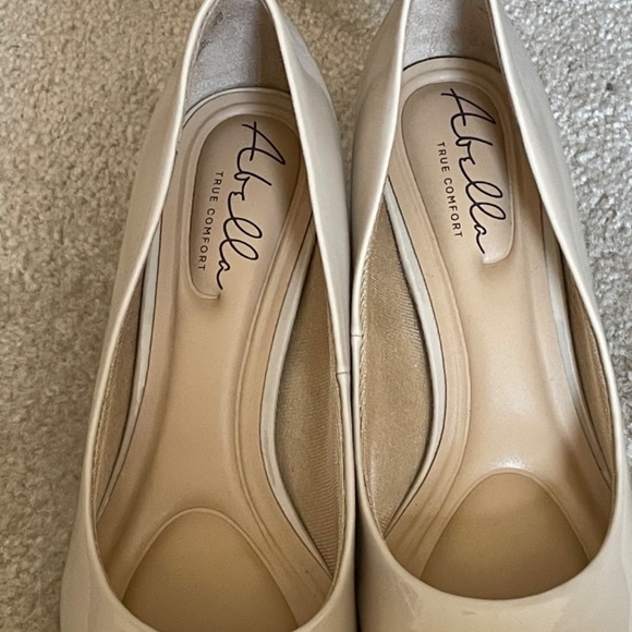 Shoes - Picture 3 of 4